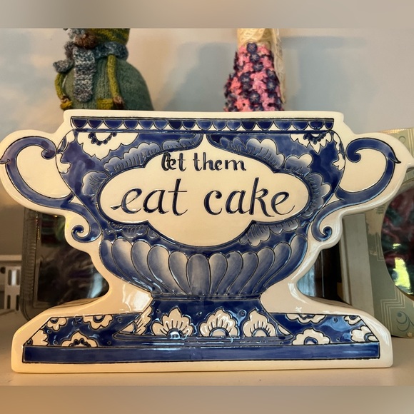 Molly Hatch Let Them Eat Cake vase from Anthropologie - Picture 5 of 6